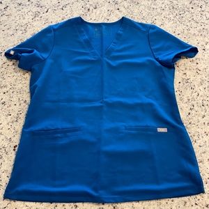 FIGS Casma Three Pocket Scrub Top - NWOT